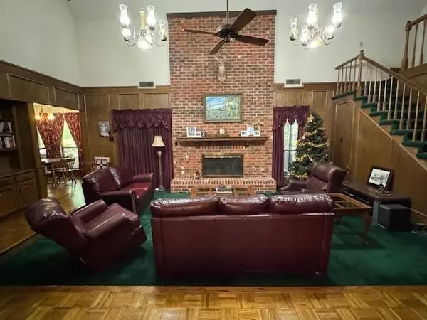 511 Linkcrest Drive, Duncanville, TX 75137