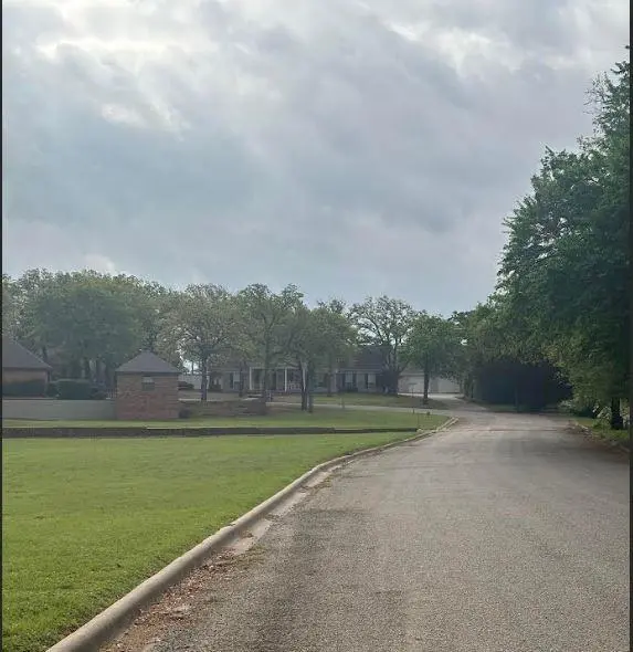 6 Creekwood Trail, Bowie, TX 76230