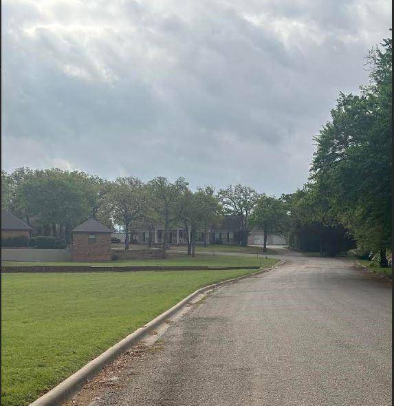 6 Creekwood Trail, Bowie, TX 76230