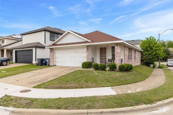 210 Cliff Heights Circle, Dallas, TX 75241