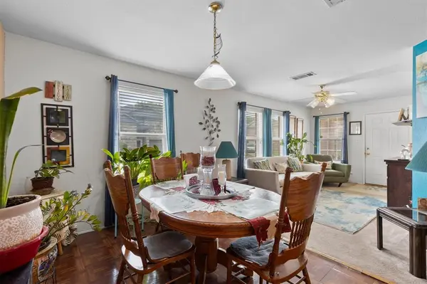 210 Cliff Heights Circle, Dallas, TX 75241