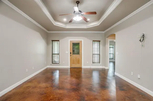 212 W 1st Street, Weatherford, TX 76086