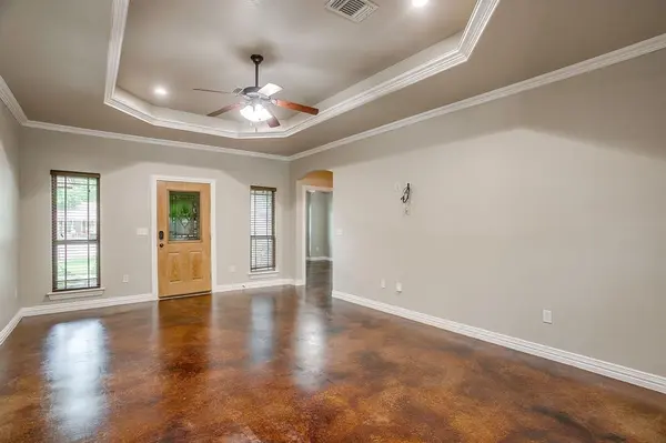 212 W 1st Street, Weatherford, TX 76086