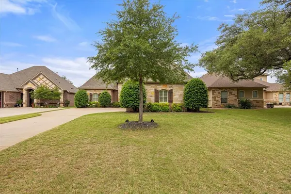 3536 Abes Landing Drive, Granbury, TX 76049