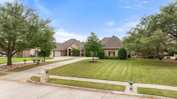 3536 Abes Landing Drive, Granbury, TX 76049