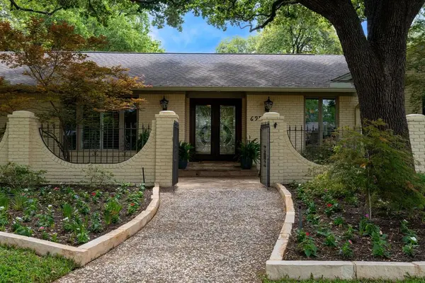 6950 Mossvine Drive, Dallas, TX 75254