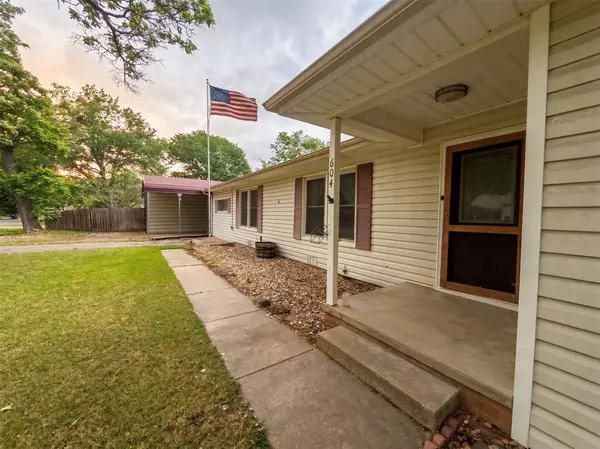 604 E Side Drive, Quitman, TX 75783