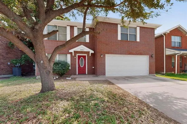 1001 Vicksburg Drive, Ennis, TX 75119