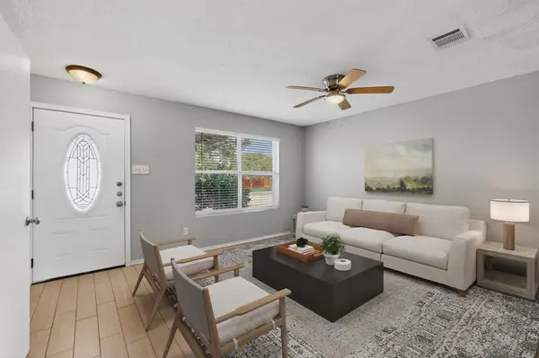 1001 Vicksburg Drive, Ennis, TX 75119