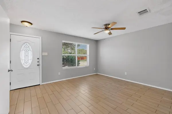 1001 Vicksburg Drive, Ennis, TX 75119