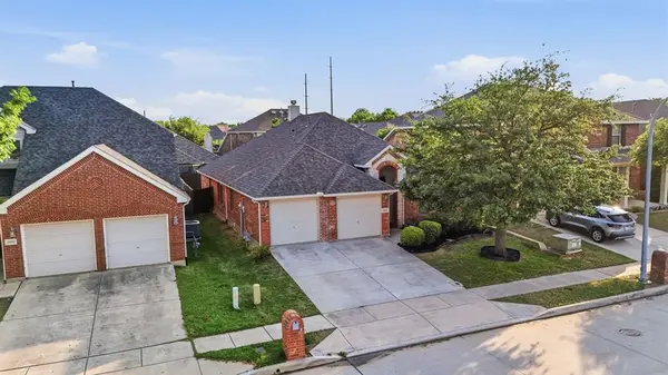 15525 Landing Creek Lane, Fort Worth, TX 76262