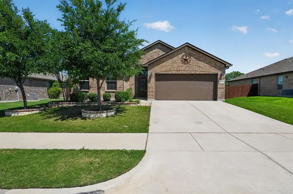 1133 Belsay Lane, Saginaw, TX 76131