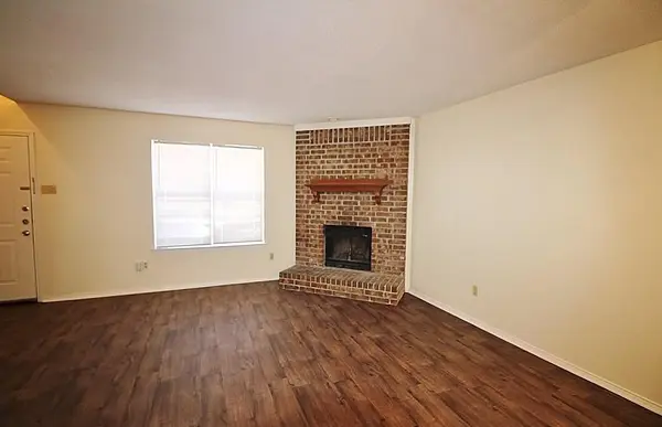 122 Country Bend Drive, Duncanville, TX 75137