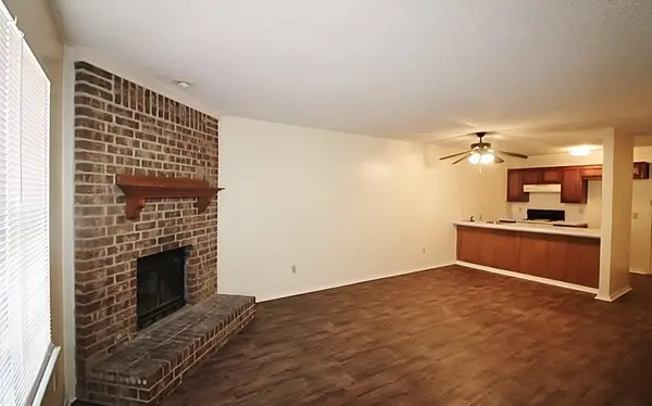 122 Country Bend Drive, Duncanville, TX 75137