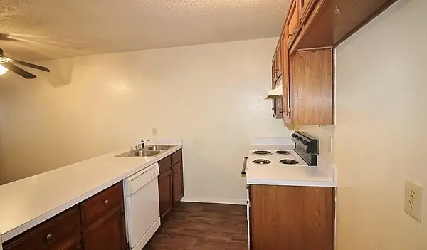 122 Country Bend Drive, Duncanville, TX 75137