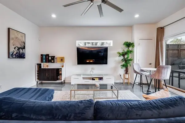 130 S Cisco, Dallas, TX 75246