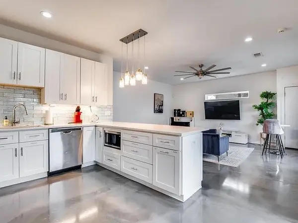 130 S Cisco, Dallas, TX 75246