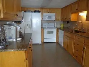 112 Harbor Drive #212, Runaway Bay, TX 76426