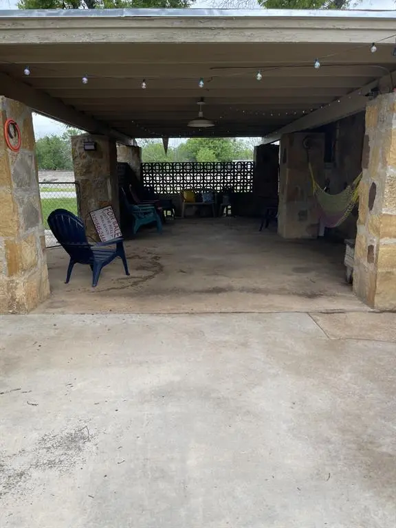 100 Snow Street, Bangs, TX 76823