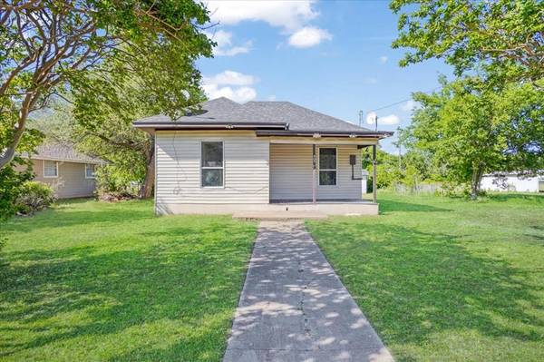 407 E Bonham Street, Tom Bean, TX 75491