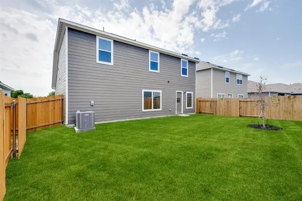 9680 Stranton Drive, Fort Worth, TX 76140