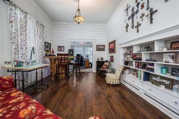 310 E Tarrant Street, Bowie, TX 76230