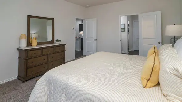 3300 Charleston Drive, Ennis, TX 75119