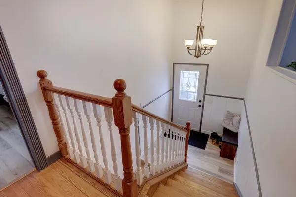 1816 Meadowbrook DR SE, Airdrie, AB T4A 1V4