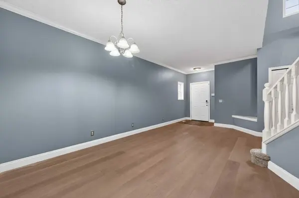 99 Evansbrooke MNR NW, Calgary, AB T2P 1C9