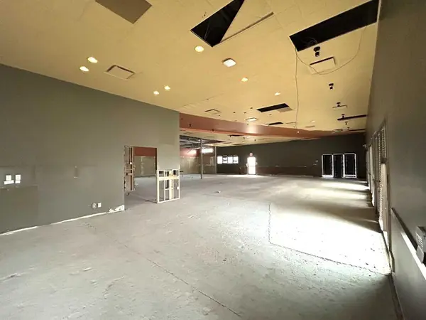 2030 Strachan RD SE, Medicine Hat, AB T1B 4J8