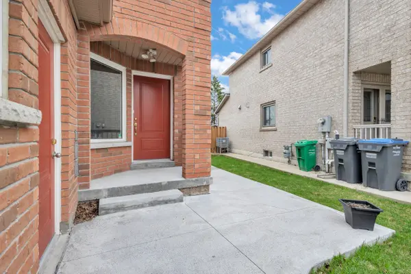 13 Mount Fuji CRES, Brampton, ON L6R 2L3