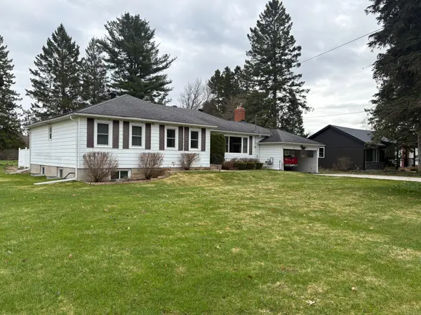 661 2nd AVE SE, Georgian Bluffs, ON N4K 5T2