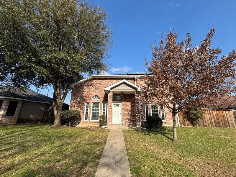 805 Hillbrooke Drive, Arlington, TX 76001