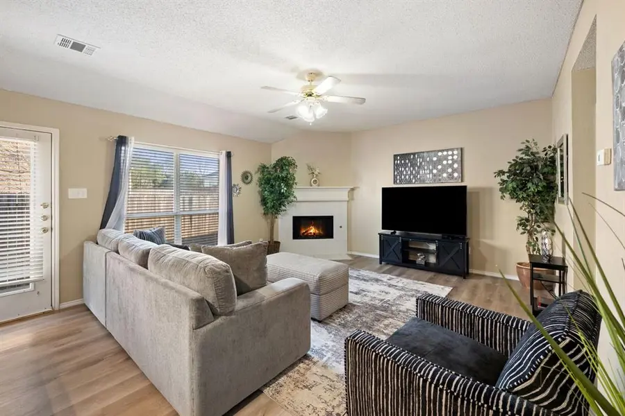 1418 Deville Circle, Garland, TX 75043