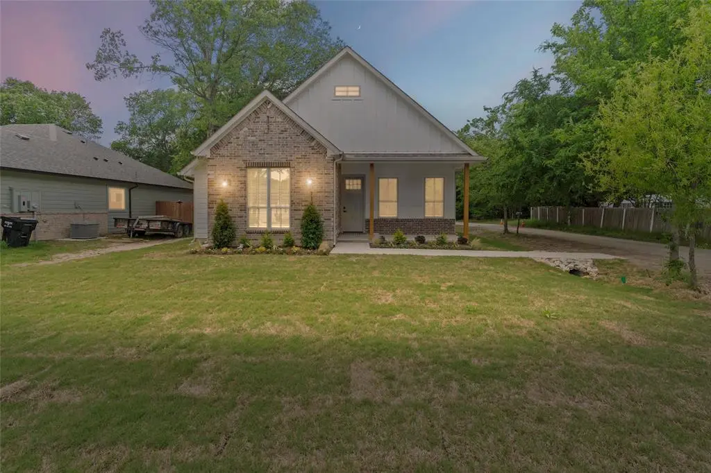 717 Hemlock Drive, West Tawakoni, TX 75474