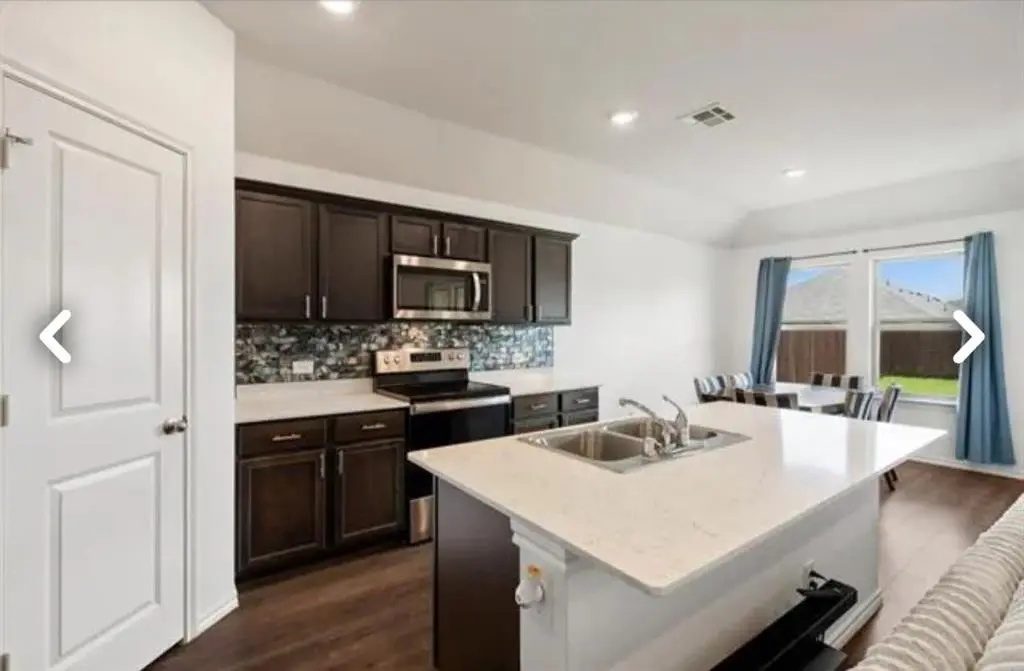 1111 FAIRBANKS Drive, Ennis, TX 75119