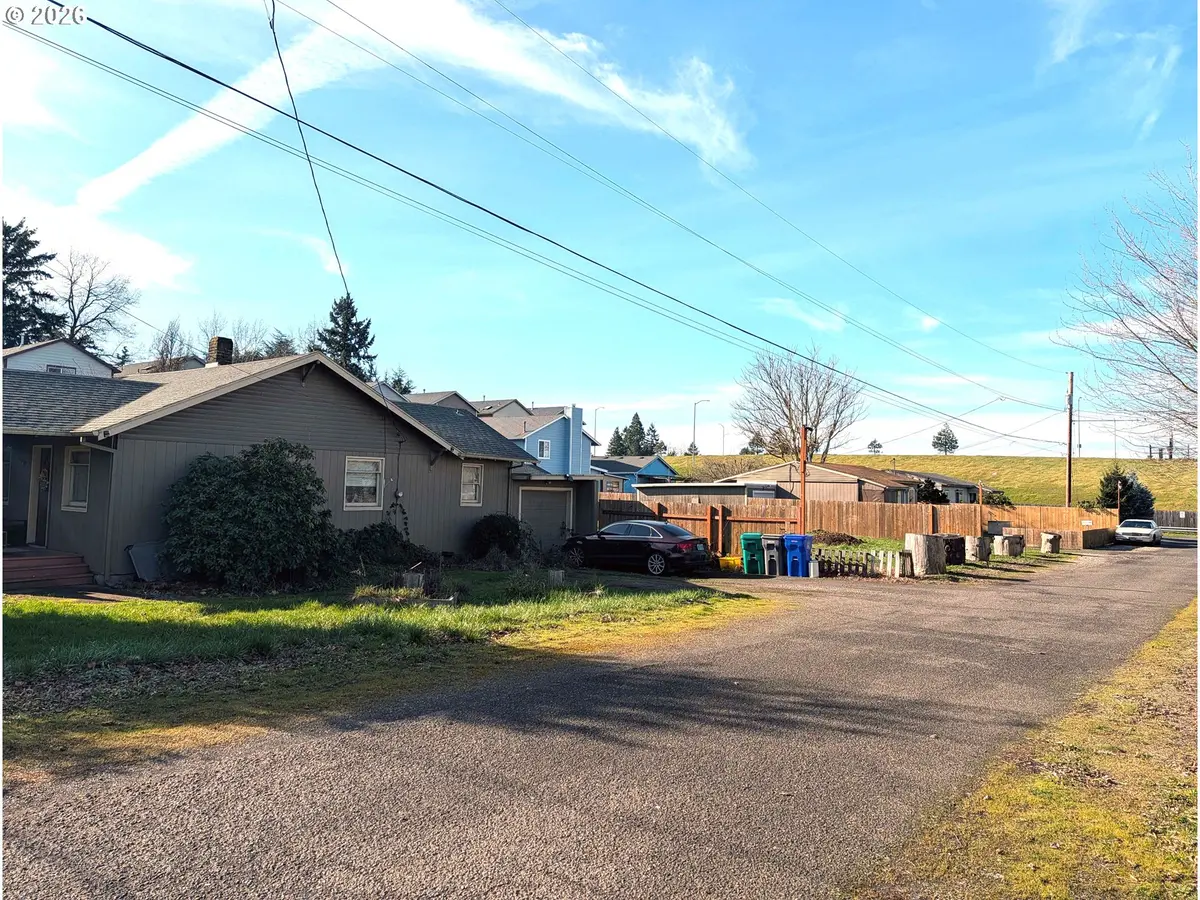 9726 SE CLINTON ST, Portland, OR 97266