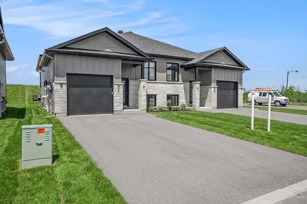 87 Helen ST #B, North Stormont, ON K0A 1R0