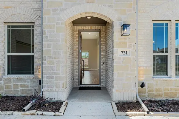 721 Seahawk Street, Joshua, TX 76058