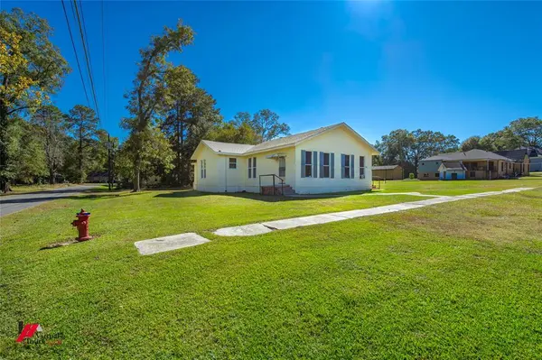 309-311 sycamore Street, Logansport, LA 71049