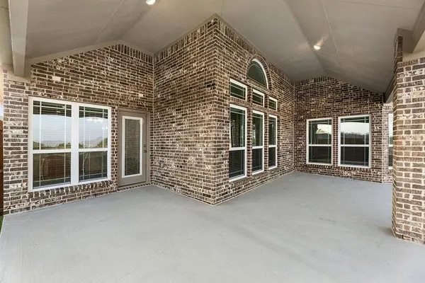 2610 White Plains Drive, Midlothian, TX 76065