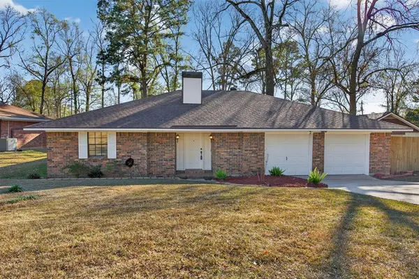 8204 Heatherbrook Circle,  Haughton,  LA 71037