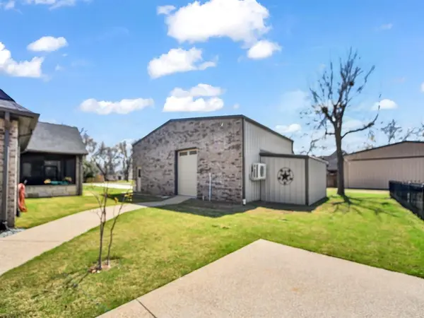 5418 Wedgefield Road, Granbury, TX 76049