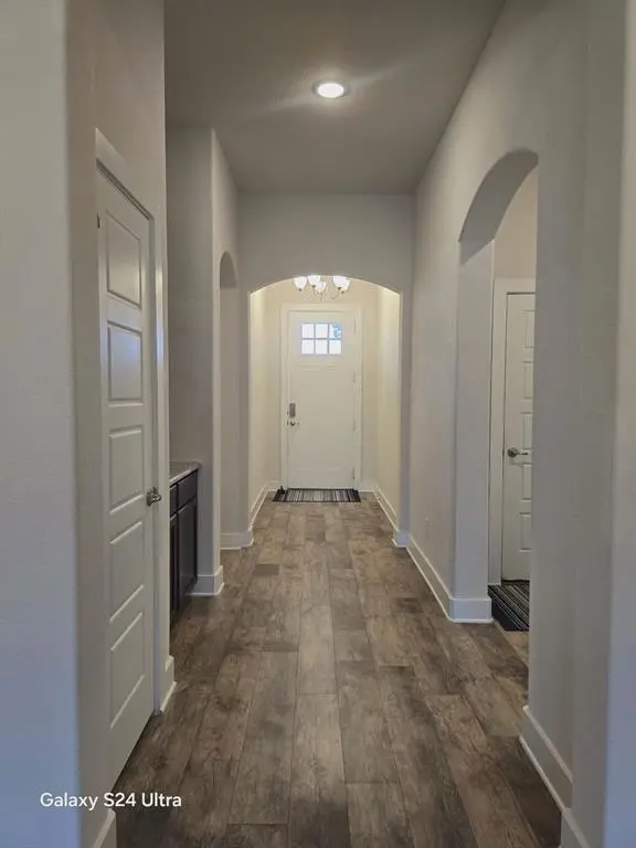 126 Creekside Drive, Sanger, TX 76266