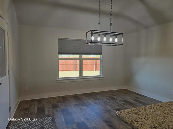 126 Creekside Drive, Sanger, TX 76266