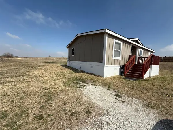 5700 Texas Street, Joshua, TX 76058