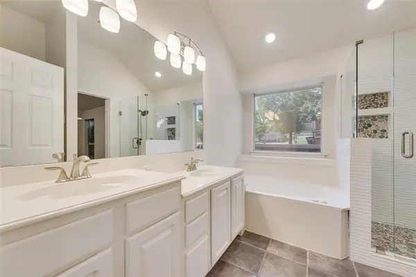 600 N Chattey Road, Desoto, TX 75115