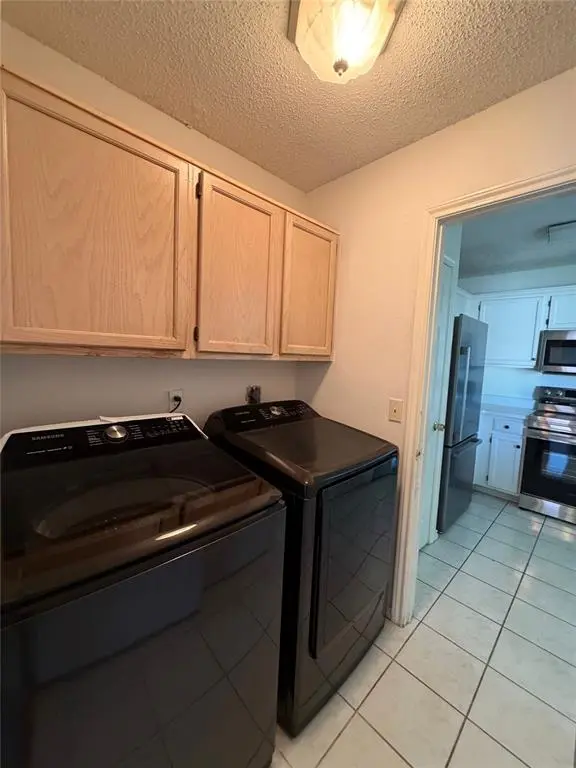 805 Hillbrooke Drive, Arlington, TX 76001