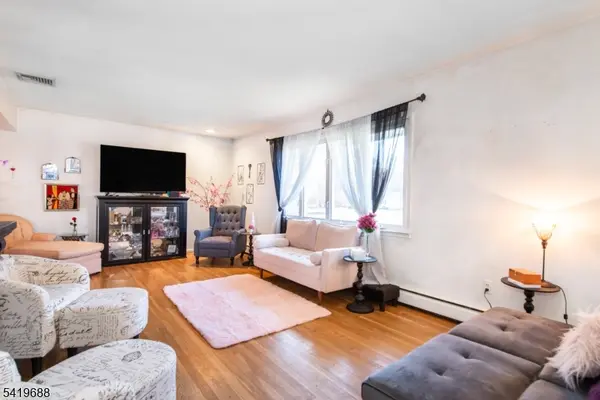 127 Horseneck Rd, Fairfield Twp., NJ 07004