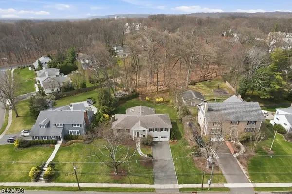 61 Barchester Way, Westfield Town, NJ 07090